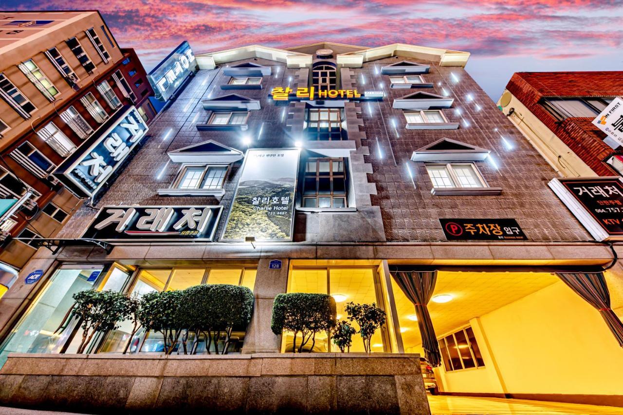 Charlie Hotel جيجو المظهر الخارجي الصورة