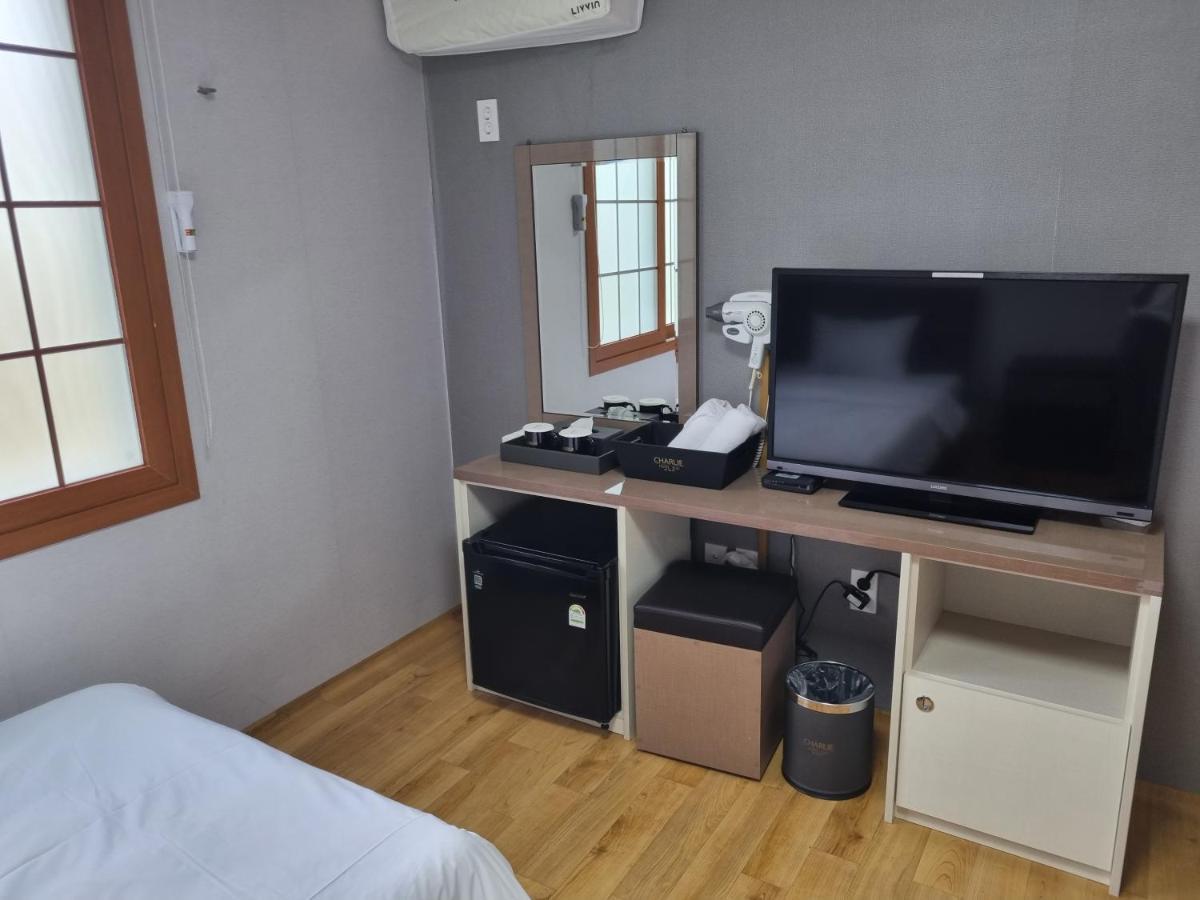 Charlie Hotel جيجو المظهر الخارجي الصورة