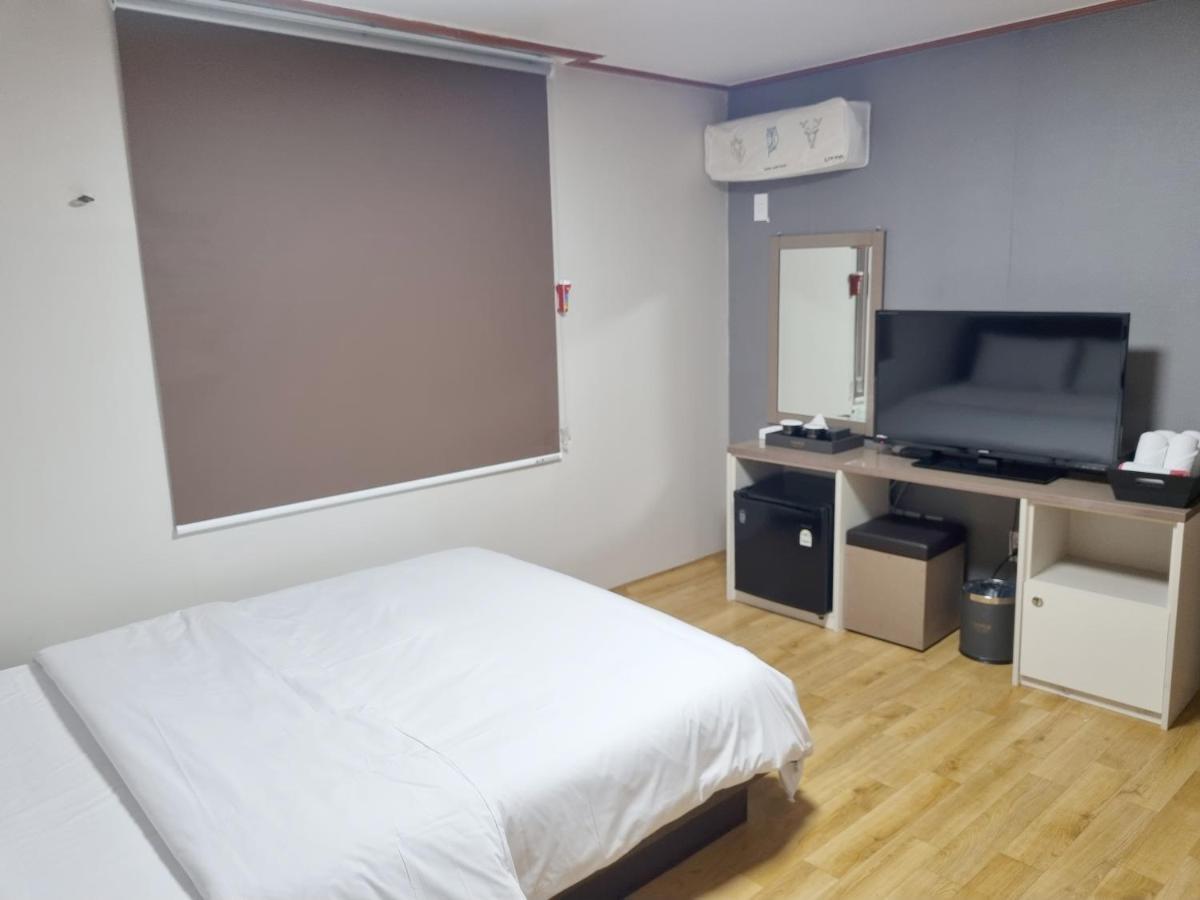 Charlie Hotel جيجو المظهر الخارجي الصورة