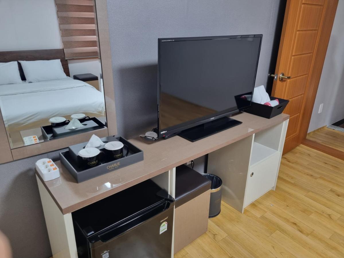 Charlie Hotel جيجو المظهر الخارجي الصورة